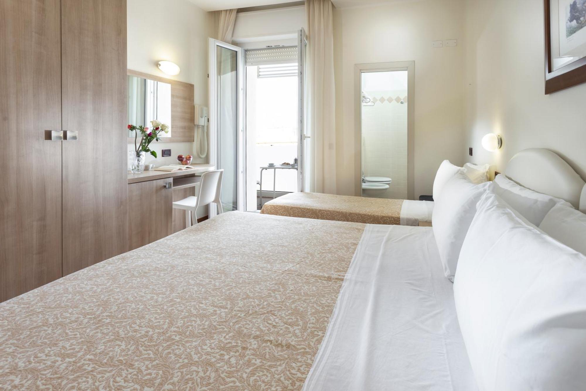 Hotel Baltic ริมินี ภายนอก รูปภาพ
