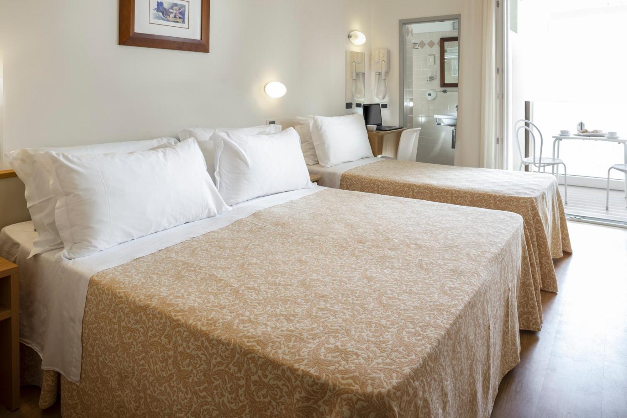 Hotel Baltic ริมินี ภายนอก รูปภาพ