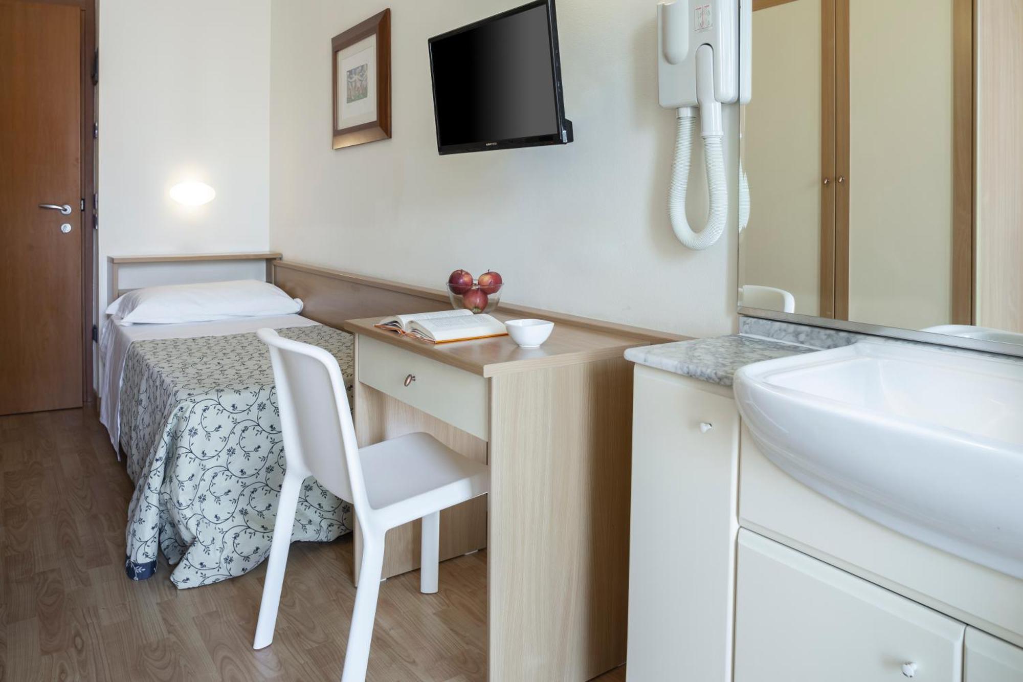 Hotel Baltic ริมินี ภายนอก รูปภาพ