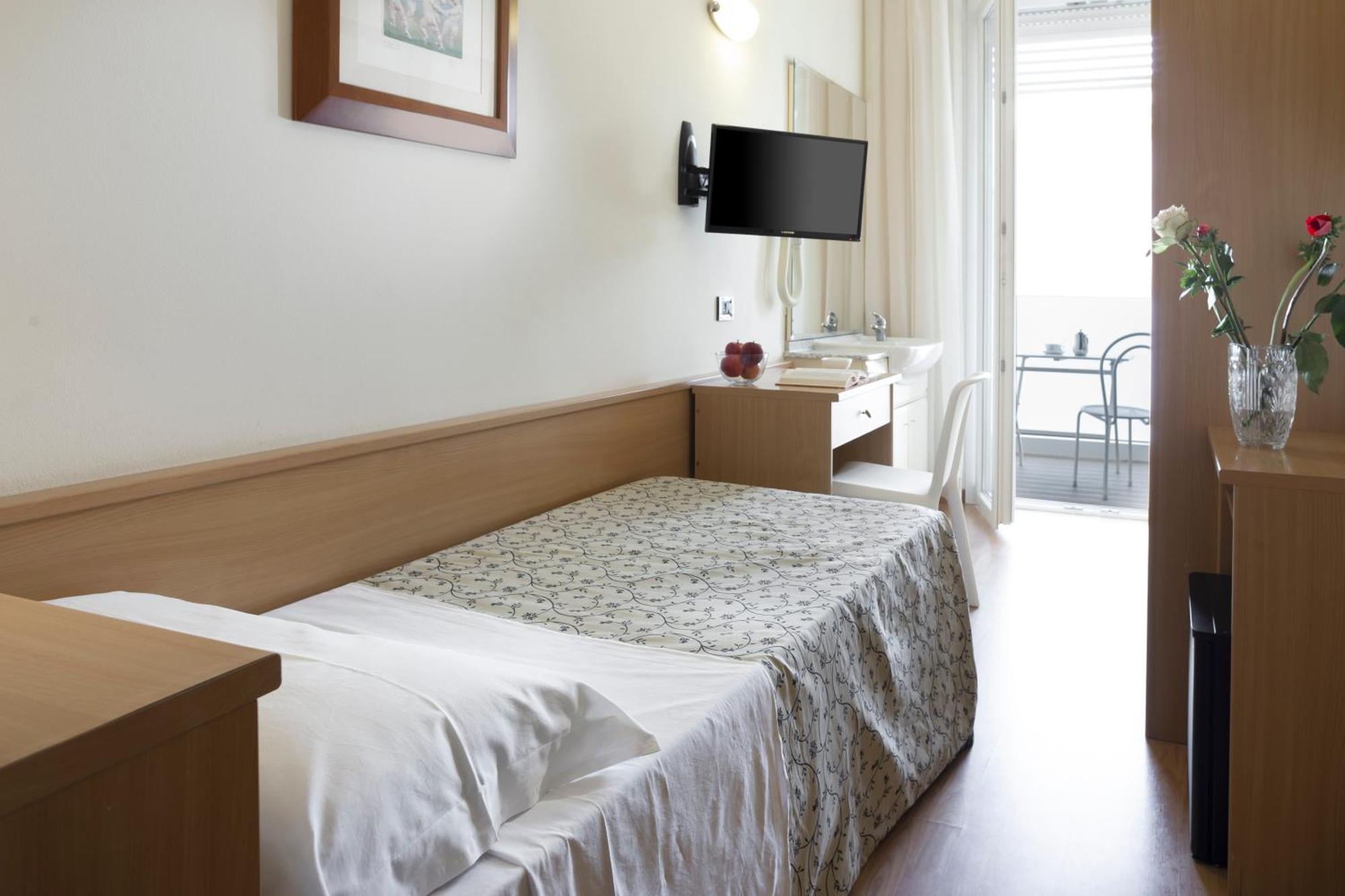 Hotel Baltic ริมินี ภายนอก รูปภาพ